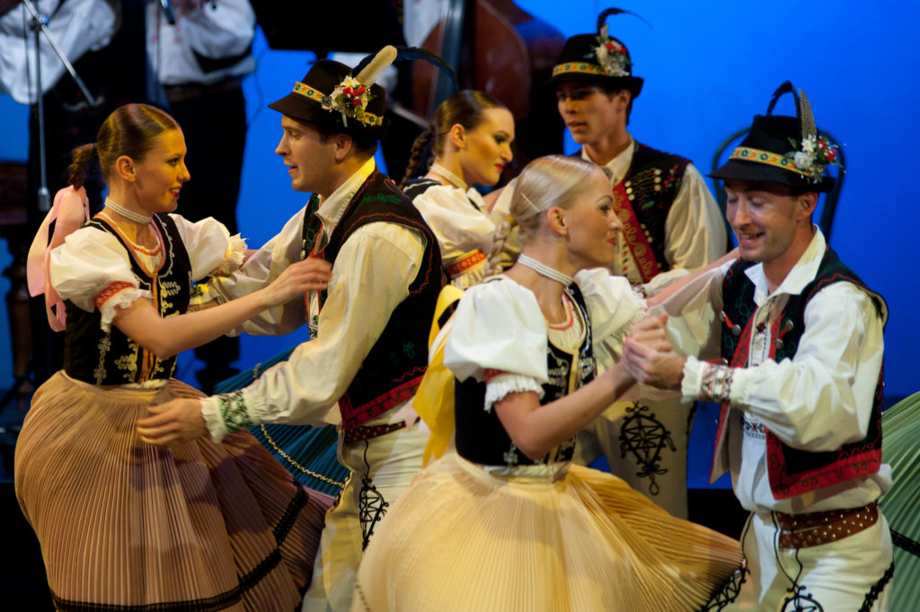 Folklore Ensemble Čarnica